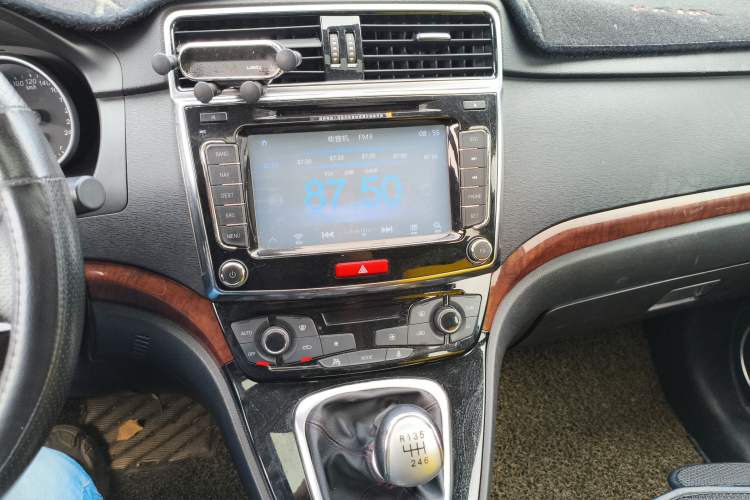 Used Haval H6 2014 Sport Version 1.5T Manual Two-Wheel Drive Elite Edition
