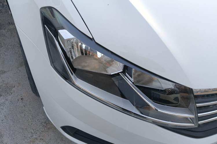 Used Volkswagen Lavida 2019 Lavida Start 1.5L Automatic Trendy Version China VI Standard Right Front Headlight