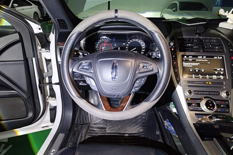 Used Lincoln MKZ 2018 2.0T Luxury Edition