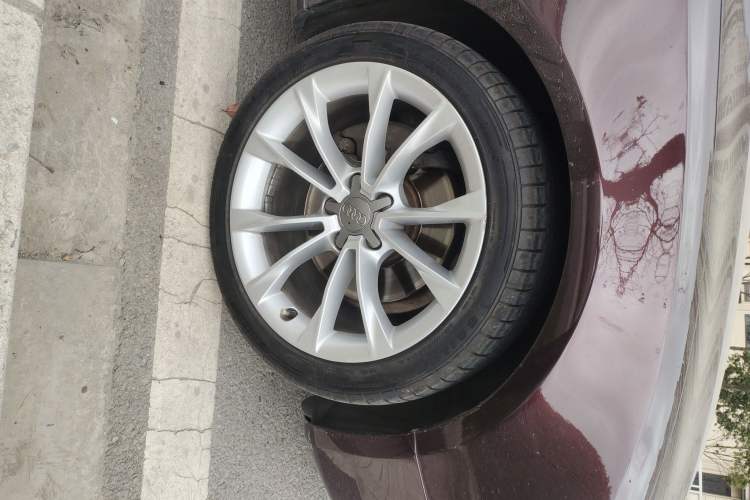 Used Audi A5 2014 Sportback 45 TFSI Fashion Edition Right Front Wheel Hub