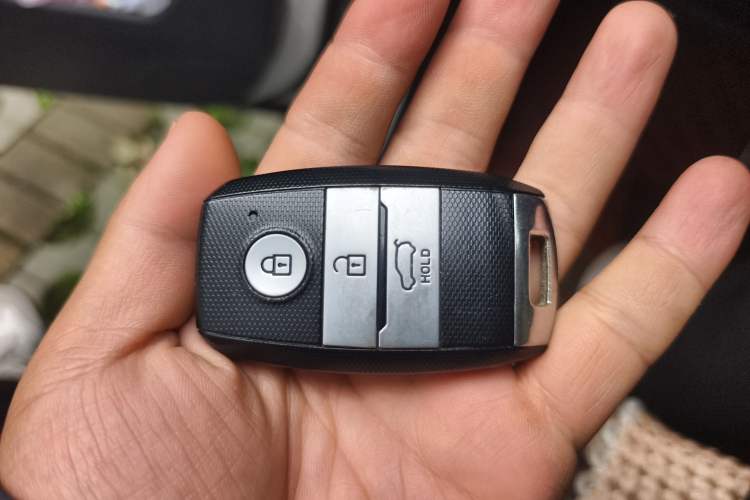 Used Land X7 2016 2.0T Panoramic Prestige Edition Vehicle Key