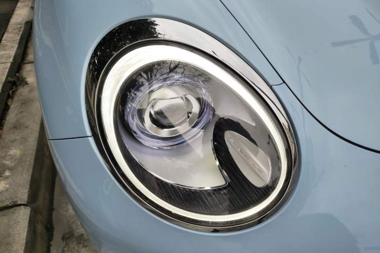 Used ORA Good Cat 2022 Morandi Edition 400km Standard Range Two-Week Young Enjoyment Version Lithium Iron Phosphate