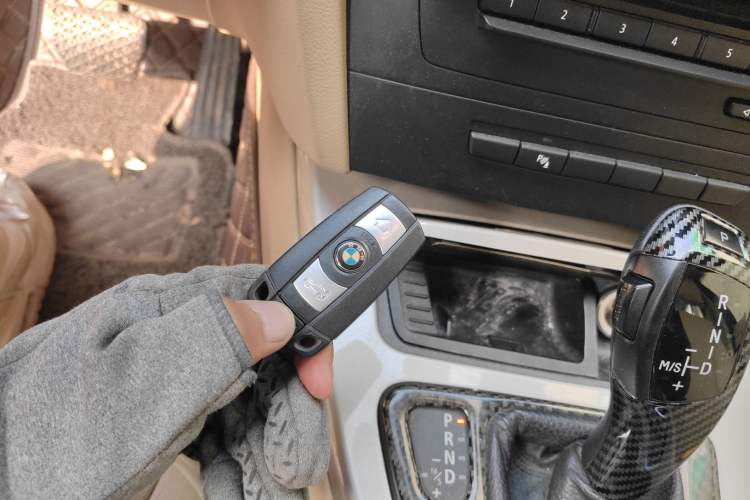 Used BMW 3 Series 2012 320i Luxury Edition
