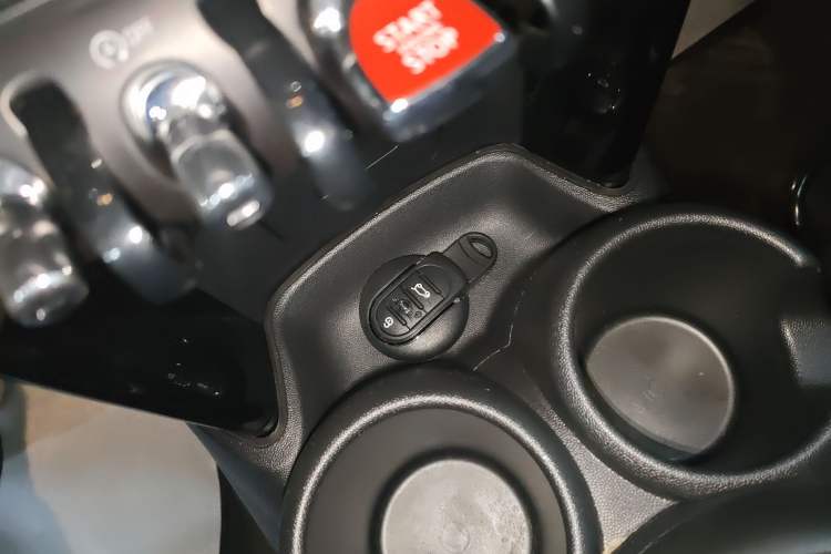 Used MINI MINI 2022 1.5T COOPER Classic Edition