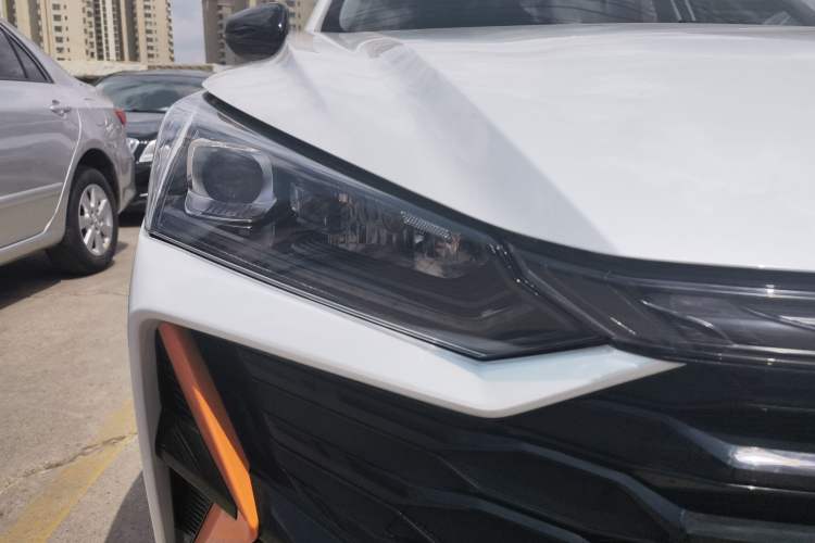 Used Dongfeng Aeolus Yixuan GS 2024 Mach Edition 1.5L Automatic Starry Version Right Front Headlight