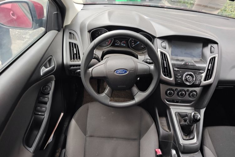 Used Ford Focus 2012 Hatchback 1.6L Manual Comfort Model
