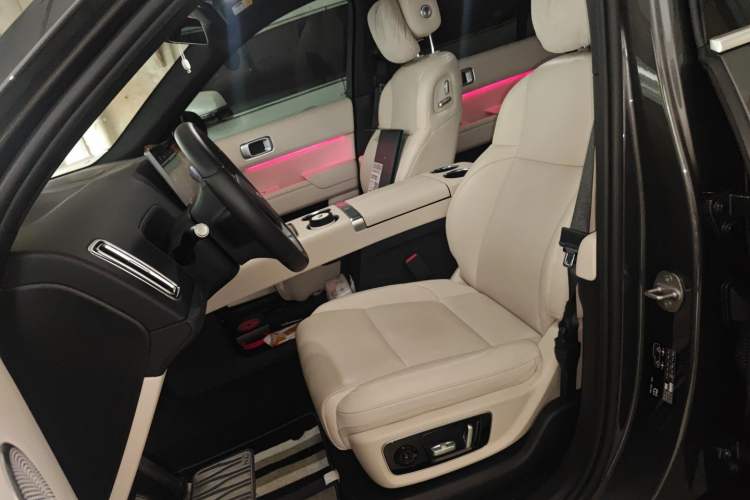 Used Li Auto L8 2023 Pro Model
