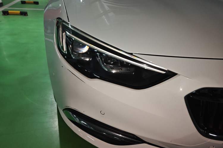 Used Buick Regal 2017 20T Luxury Model Right Front Headlight