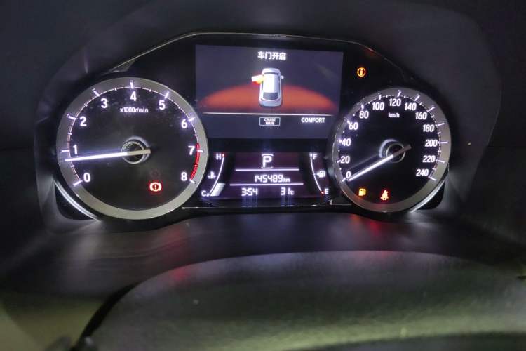 Used Honda UR-V 2017 370TURBO Four-Wheel Drive Prestige Edition China V Odometer Close Up