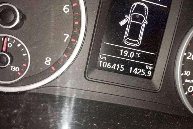 Used Volkswagen Tiguan 2015 1.8TSI Automatic Two-Wheel Drive Comfort Edition Odometer Close Up