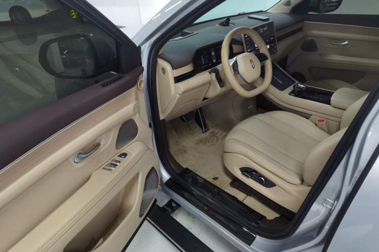 Used Hima AITO M7 2024 1.5T Intelligent Drive Rear-Drive Ultra Version 5 Seats Driver Seat