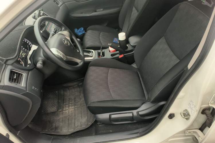 Used Nissan Tiida 2020 1.6L CVT Cool Edition
