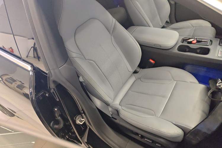 Used Nio ET5T 2024 75kWh Touring Right Front Seat