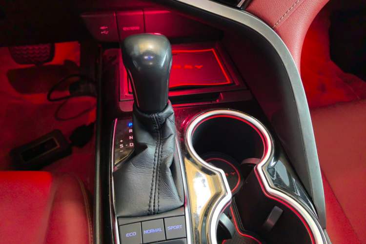 Used Toyota Camry 2018 2.5S Fēngshàng Edition Gear Lever