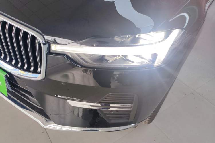 Used Volvo XC60 2025 B5 4x4 Smart Luxury Edition