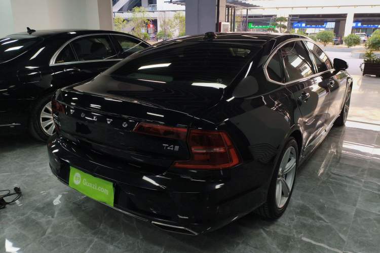 Used Volvo S90 2019 T4 Zhiyi Edition