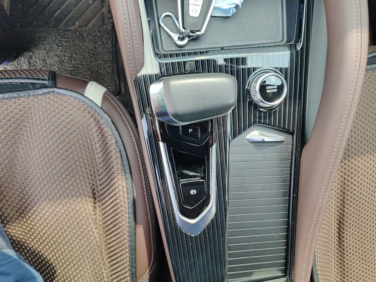 Geely Auto Monjaro L 2021 2.0TD DCT EVO Two-Wheel Drive Prestige Version — снимка 13
