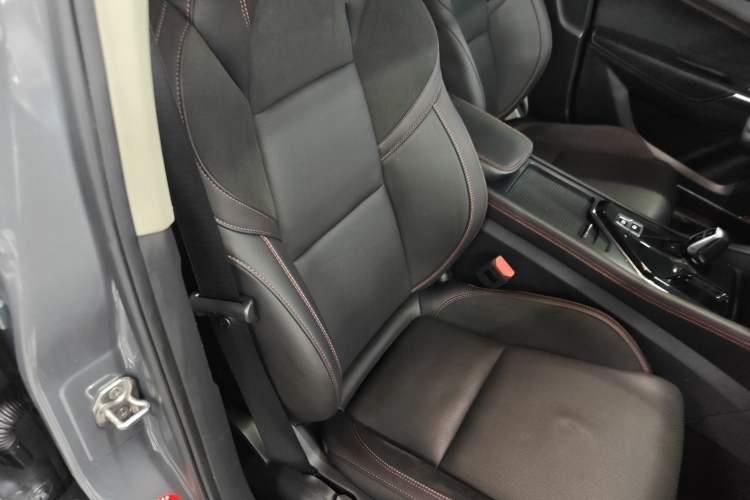 Used Lynk & Co 02 2019 1.5T DCT Two-Wheel Drive Sporty Version China VI Standard Right Front Seat