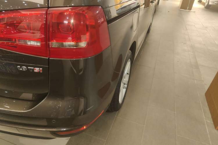 Used Volkswagen Sharan 2015 1.8TSI Comfort Model
