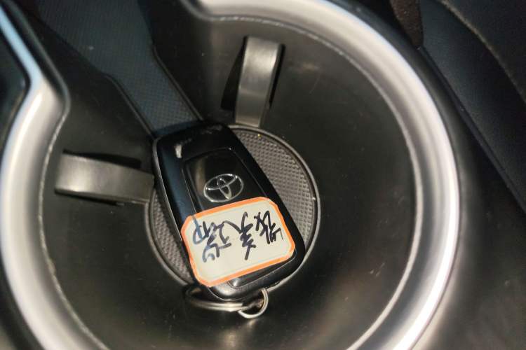 Used Toyota Camry 2021 2.0G Luxury Edition Interior 1