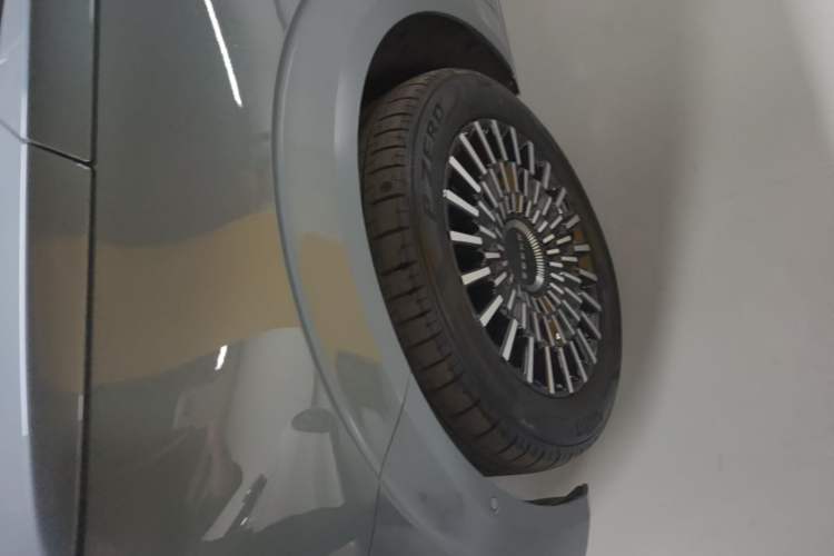 Used Zeekr 009 2024 7-Seater Aisle Version 108 kWh Exterior 4
