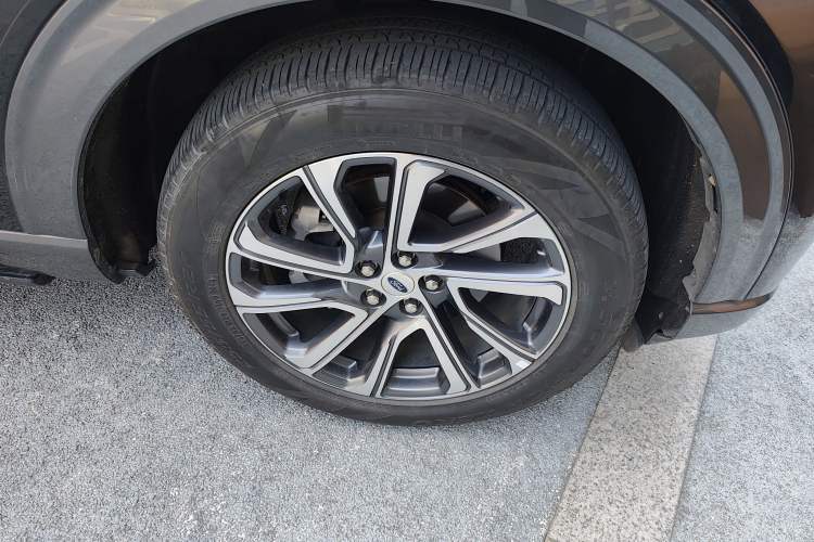 Used Ford Explorer 2023 EcoBoost 285 Four-Wheel Drive Stylish Plus Version 7 Seats