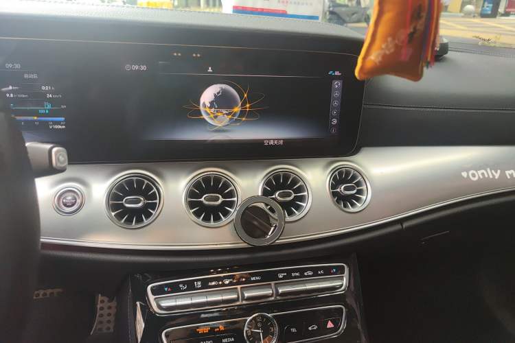 Used Mercedes-Benz E-Class 2019 E 200 Coupe Audio And AC Panel