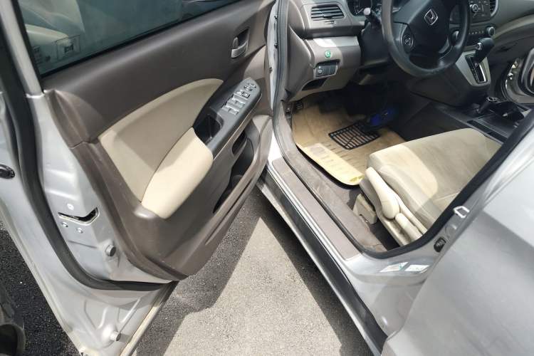 Used Honda CR-V 2012 2.0L two-wheel drive urban version Driver Seat