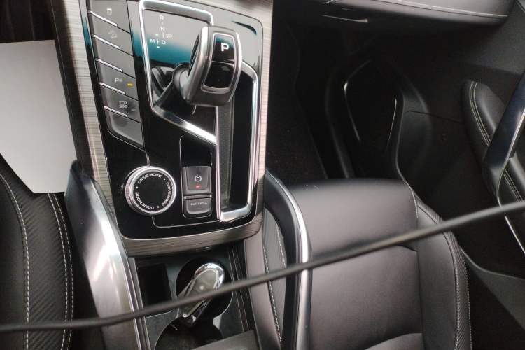 Used Geely Auto Emgrand X7 Sport 2020 1.8TD DCT Smart PRO Gear Lever