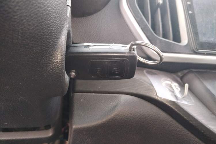 Used CHANGAN KAICHENG Ruixing EM80 2024 Comfort-Style 6-Seater 41.86 kWh Vehicle Key