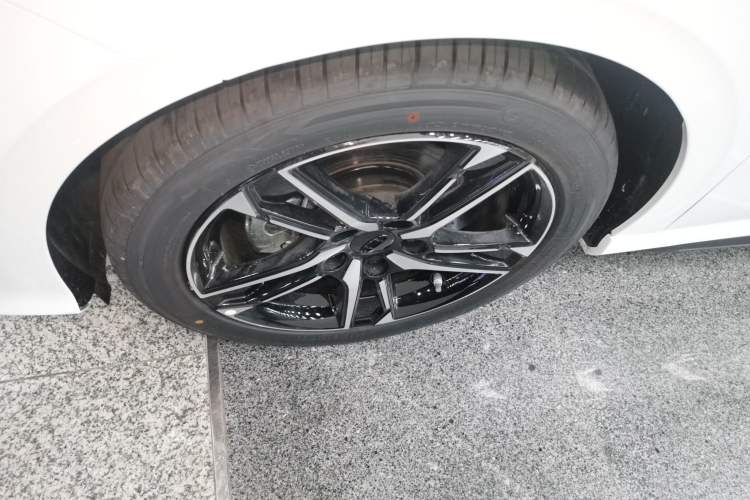 Used Geely Auto Binray 2024 Binrui COOL 1.5T DCT Longteng Edition Left Front Wheel Hub