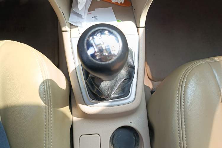 Used CHANGAN KAICHENG Ounuo S 2014 1.5L Base Version Gear Lever