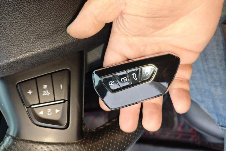 Used JMC Yusheng S330 2016 1.5L GTDi Automatic Two-Wheel Drive Prestige Edition Vehicle Key