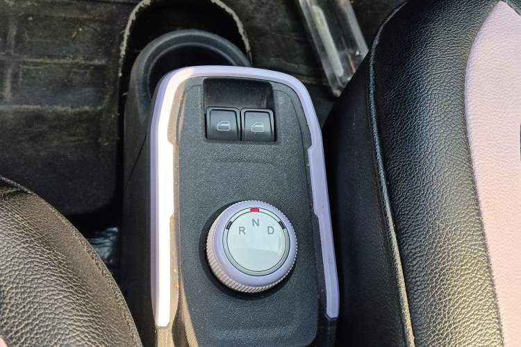 Used Chery QQ Ice Cream 2022 170km Sundae Phosphate Lithium-Ion