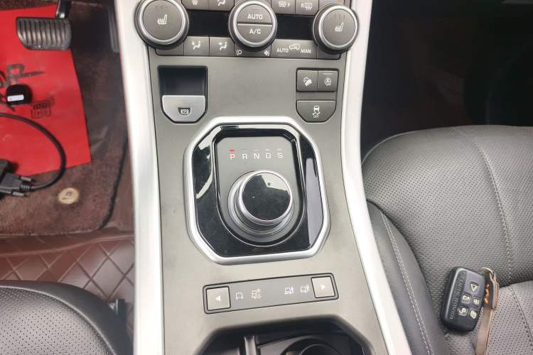 Used Land Rover Range Rover Evoque 2018 240 PS SE DYNAMIC Smart Edition