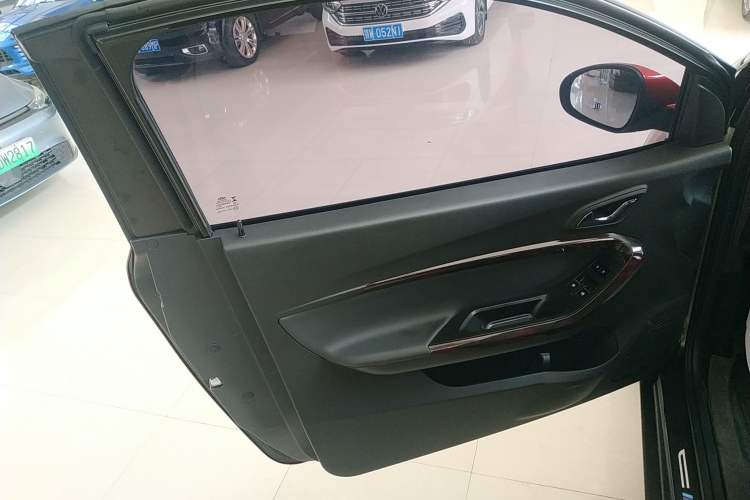 Used Chery New Energy Little Ant 2022 Revised Version Sweet Pink Edition Half-Sugar Version Lithium Iron Phosphate 30.7 kWh 30 kW 301 km