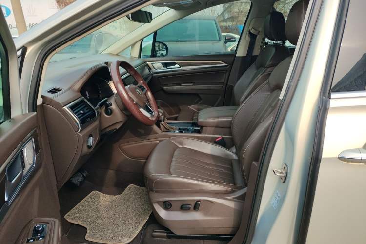 Used Volkswagen Viloran 2020 330TSI Luxury Edition
