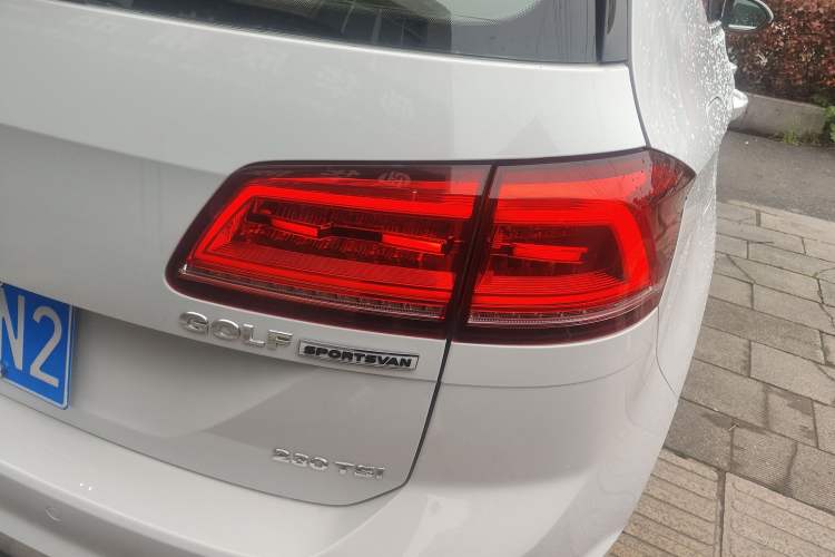 Used Volkswagen Golf Sportsvan 2016 230TSI Automatic Trend Edition
