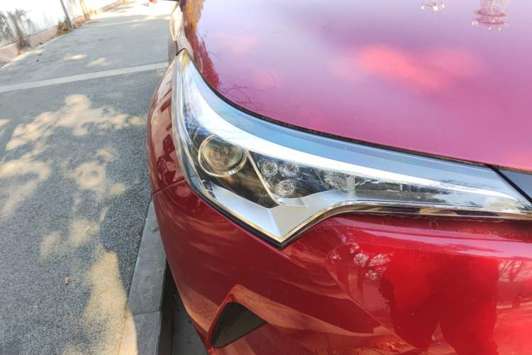 Used Toyota C-HR 2018 2.0L Leading with Sunroof China V Standard