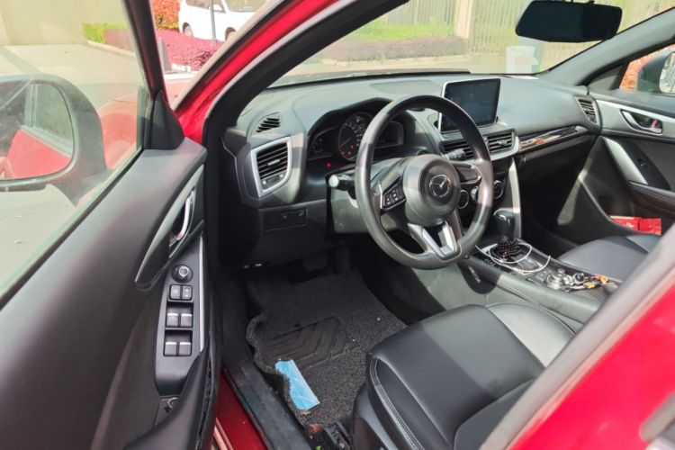 Used Mazda CX-4 2018 2.0L Automatic Two-Wheel Drive Blue Sky Dynamic Version China VI Standard
