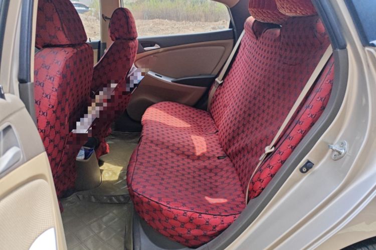 Used Hyundai Verna (older generation) 2010 Sedan 1.4L Manual Comfort GS Left Rear Seat