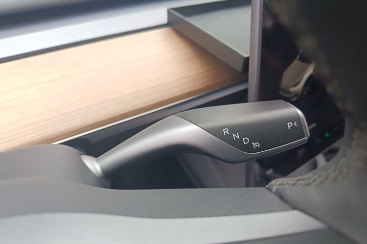 Used Tesla Model Y 2022 Long-Range All-Wheel-Drive Version