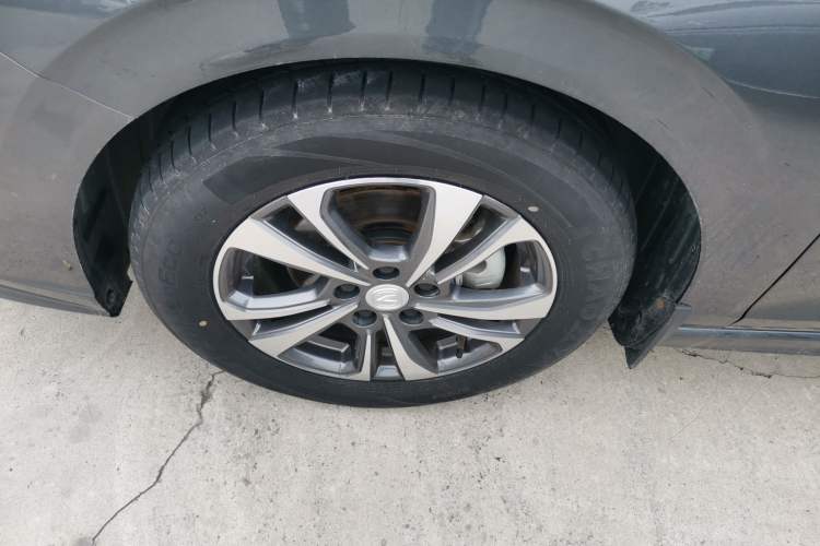 Used CHANGAN Eado 2023 Changan Edition PLUS Blue Whale NE 1.4T GDI DCT Prestige Version Exterior 4