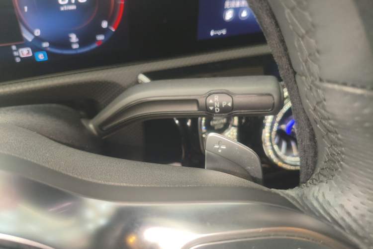 Used Mercedes-Benz A-Class 2022 Revised Version A 200 L Sport Sedan Fashionable Style Gear Lever