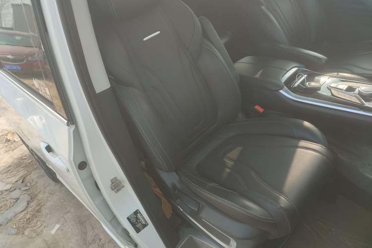 Used SAIC MAXUS G20 2021 Facelifted PLUS 2.0T Gasoline Automatic Luxury Edition
