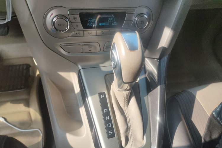 Used Ford Focus 2012 Hatchback 1.6L Automatic Fashion Edition