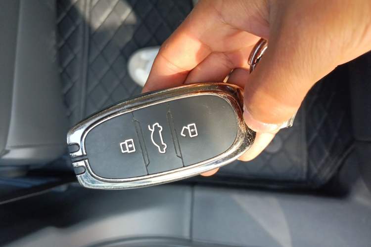 Used Hongqi E-QM5 2023 Revised Version Basic Travel Edition Interior 1