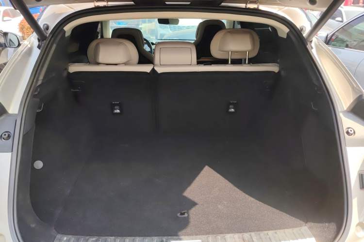 Used Lynk & Co 08 EM-P 2023 245km Ultra-Long Range Halo