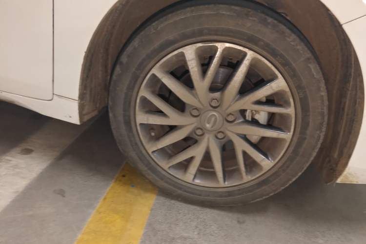 Used GAC Trumpchi GA4 2021 PLUS 235T Automatic Prestige Edition Right Front Wheel Hub