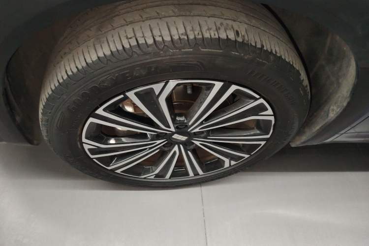 Used Geely Galaxy Xingjian 7 EM-i 2025 120km Flagship Edition Left Front Wheel Hub